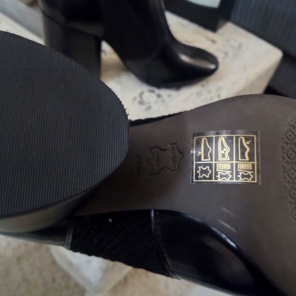 🆕⭐TORY BURCH black patent leather and cord ankle boots - Picture 8 of 16